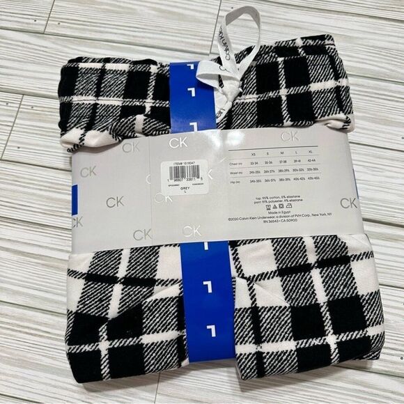 CALVIN KLEIN SOFT STRETCH GINGHAM LONG SLEEVE CREWNECK TOP AND PANT PJ SET LARGE - Picture 4 of 6